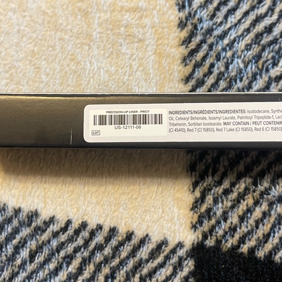 Younique Moodstruck Precision Lip Liner - Picture 3 of 3